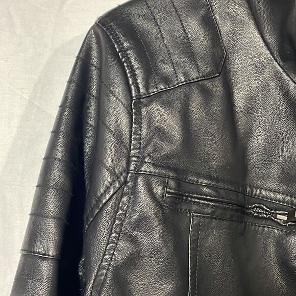 IS Apparel Faux leather jacket - Picture 5 of 9